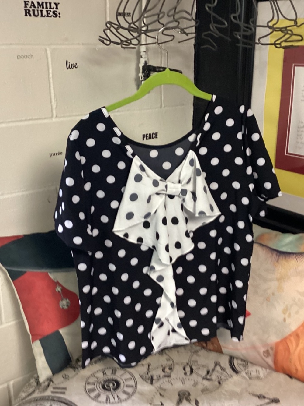 Ladie polka dot blouse. LOVELY SEE MEASUREMENTS - Picture 4 of 4